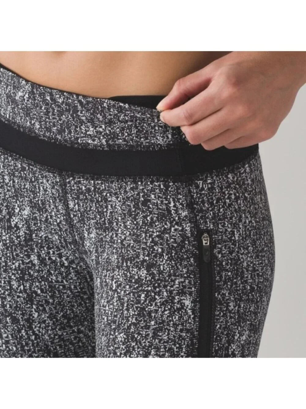 Lululemon Inspire Tight II Power Luxtreme Suited Jacquard Black White / Black